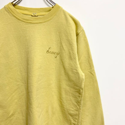 古着 used　長袖クルーネックスウェット　トレーナー　ワンポイント刺　ノームコア　シンプル　honey　黄色　イエロー　秋冬服