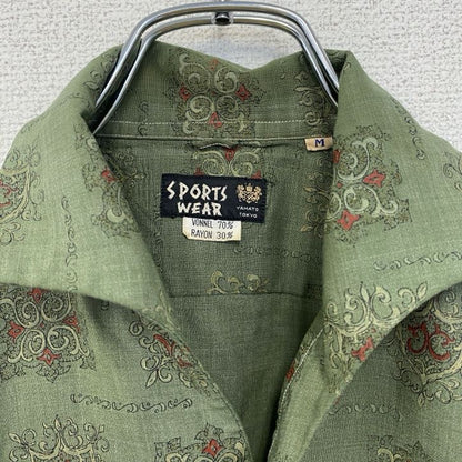 古着 used　半袖総柄シャツ　胸ポケット　個性的　幾何学模様　深緑色　ディープグリーン　レトロデザイン　Mサイズ