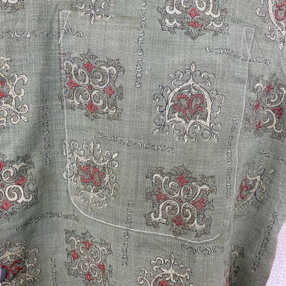 古着 used　半袖総柄シャツ　胸ポケット　個性的　幾何学模様　深緑色　ディープグリーン　レトロデザイン　Mサイズ
