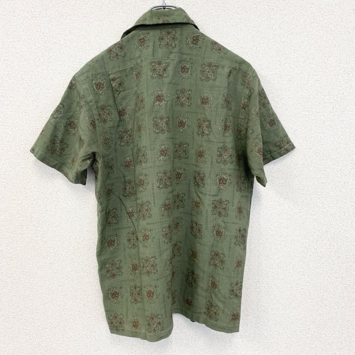 古着 used　半袖総柄シャツ　胸ポケット　個性的　幾何学模様　深緑色　ディープグリーン　レトロデザイン　Mサイズ