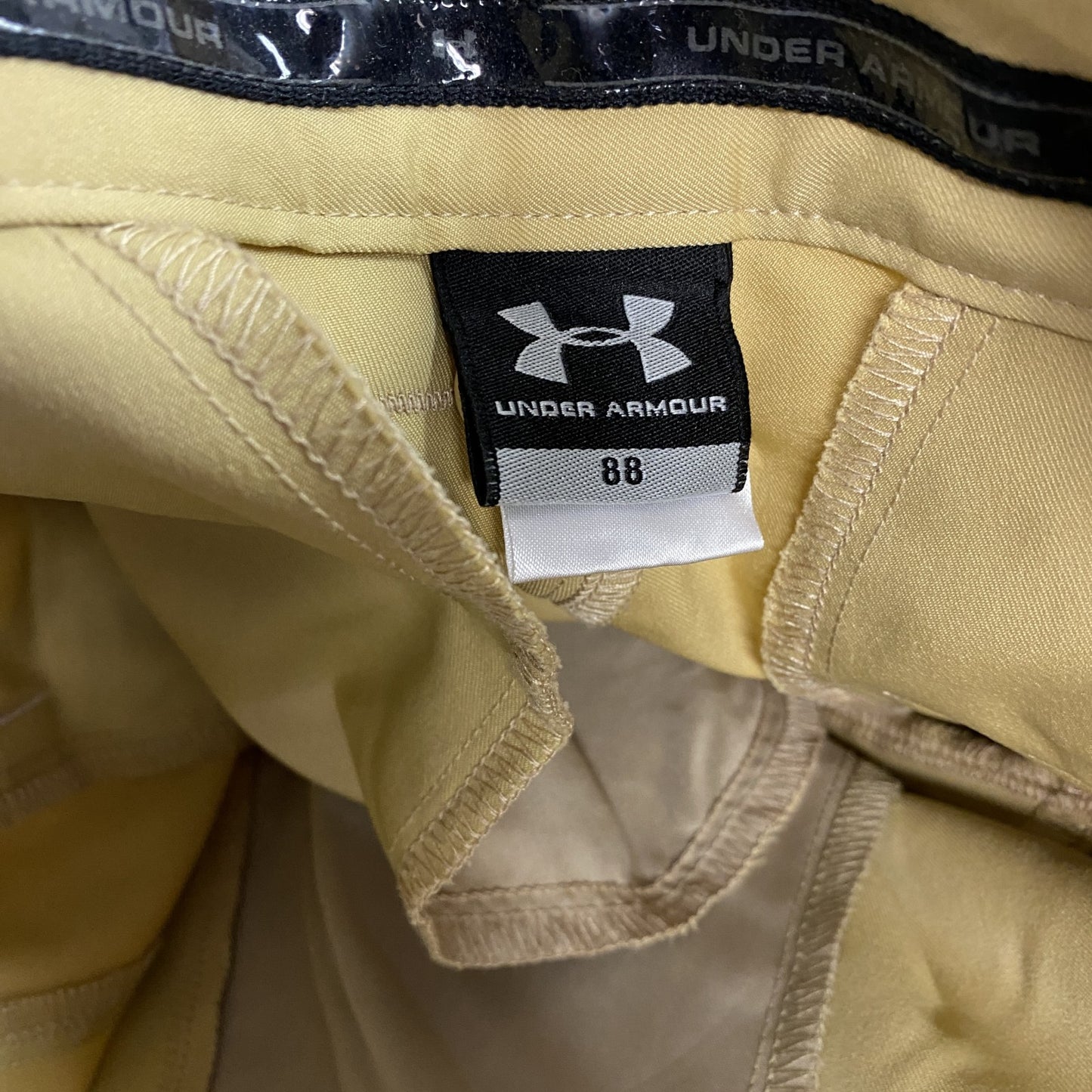 UNDER ARMOUR　アンダーアーマー　ゴルフパンツ　ベージュ　88サイズ