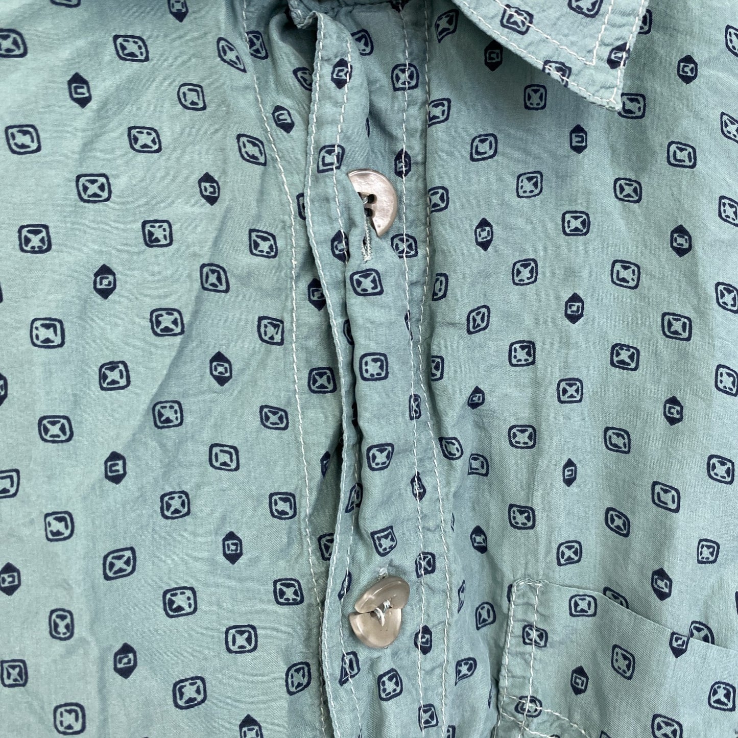 古着 used　MAN'S　半袖総柄シャツ　アート　グリーン　オーバーサイズ　レーヨン　レトロデザイン　胸ポケット