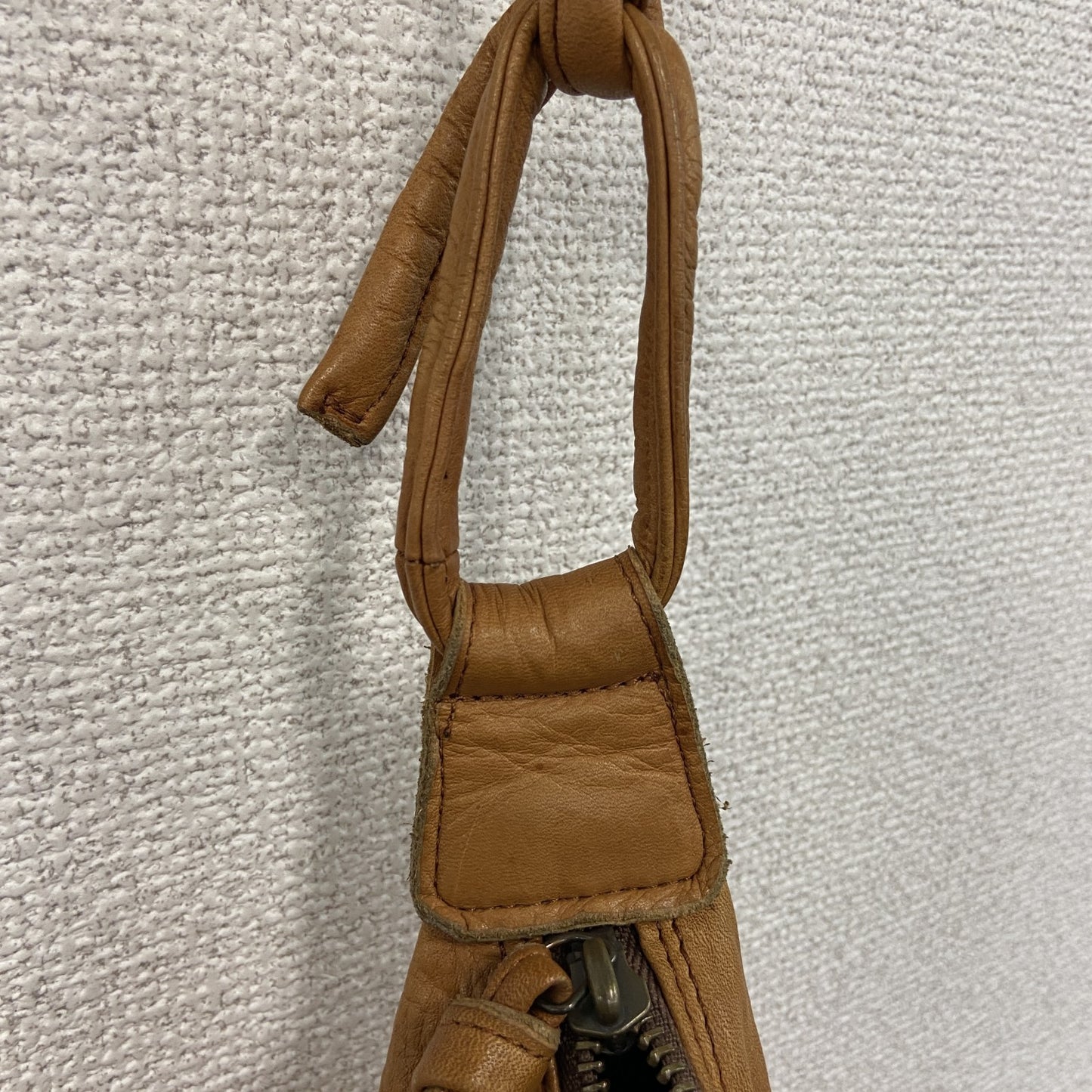 ショルダーバッグ　キャメル