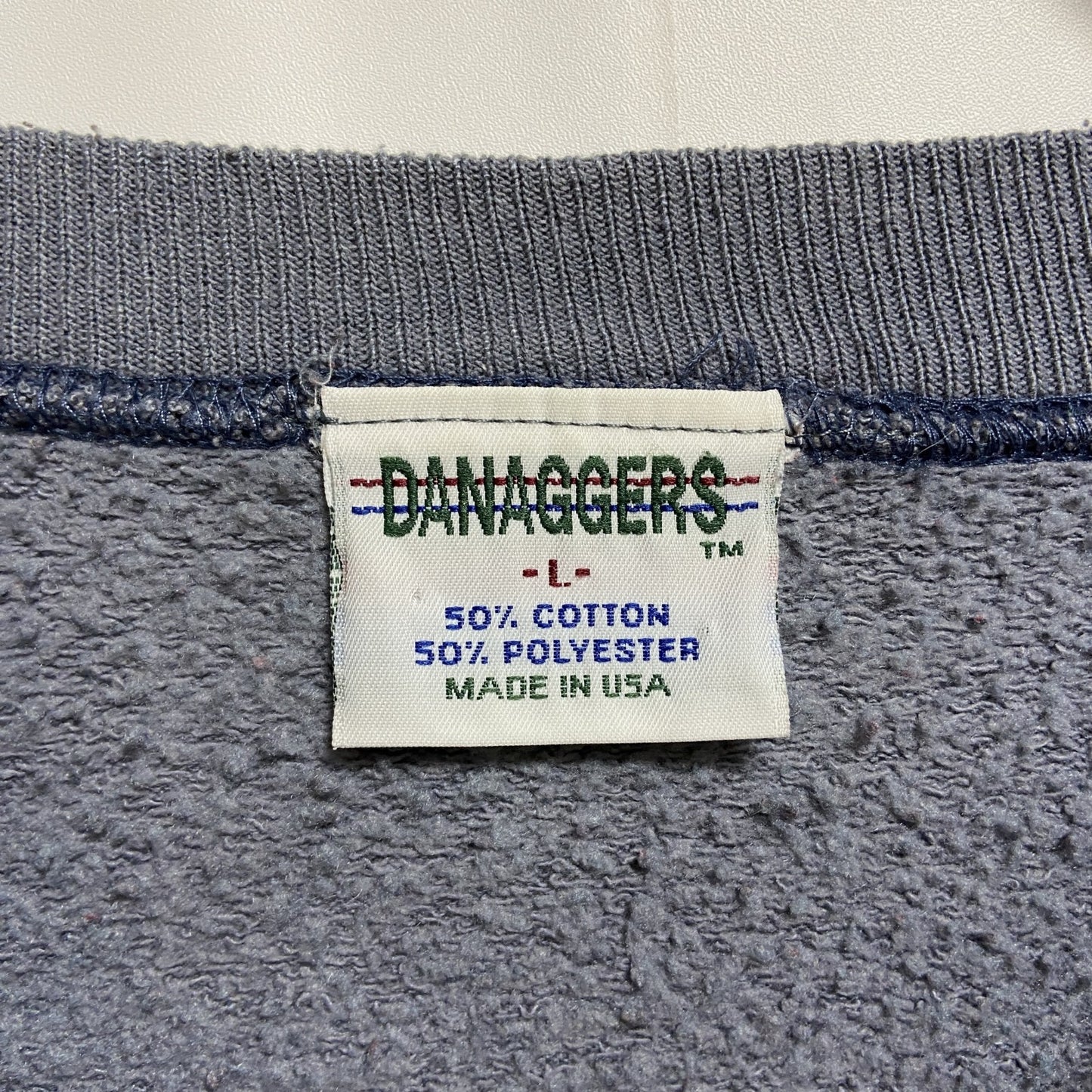 古着 used　～90s　USA製　DANAGGERS　長袖アニマル柄プリントスウェット　トレーナー　狼　ヴィンテージ　Lサイズ