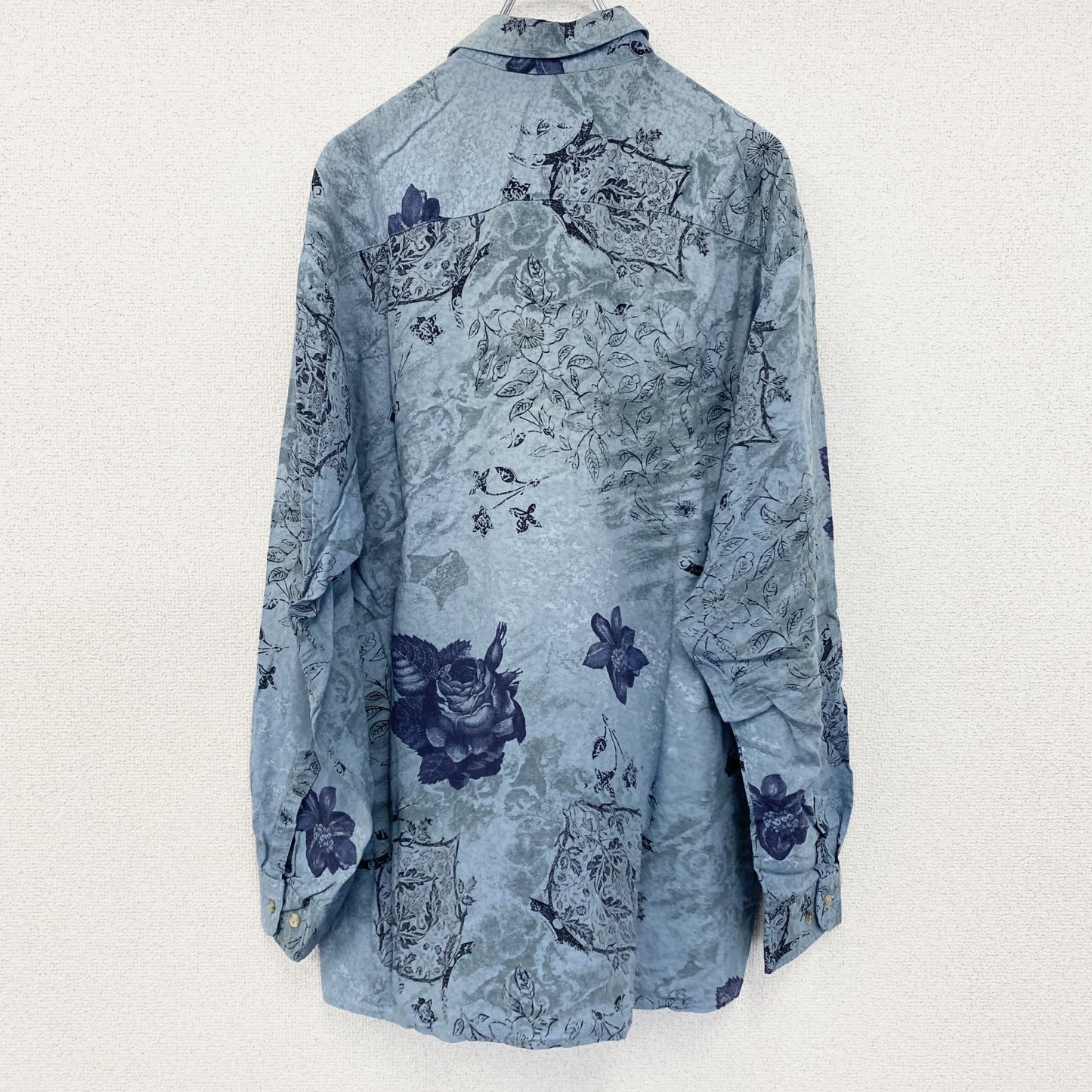 古着 used　B.w.MOSS　長袖プリント総柄シャツ　レトロデザイン　幾何学模様　バラ　植物　花　ライトブルー　