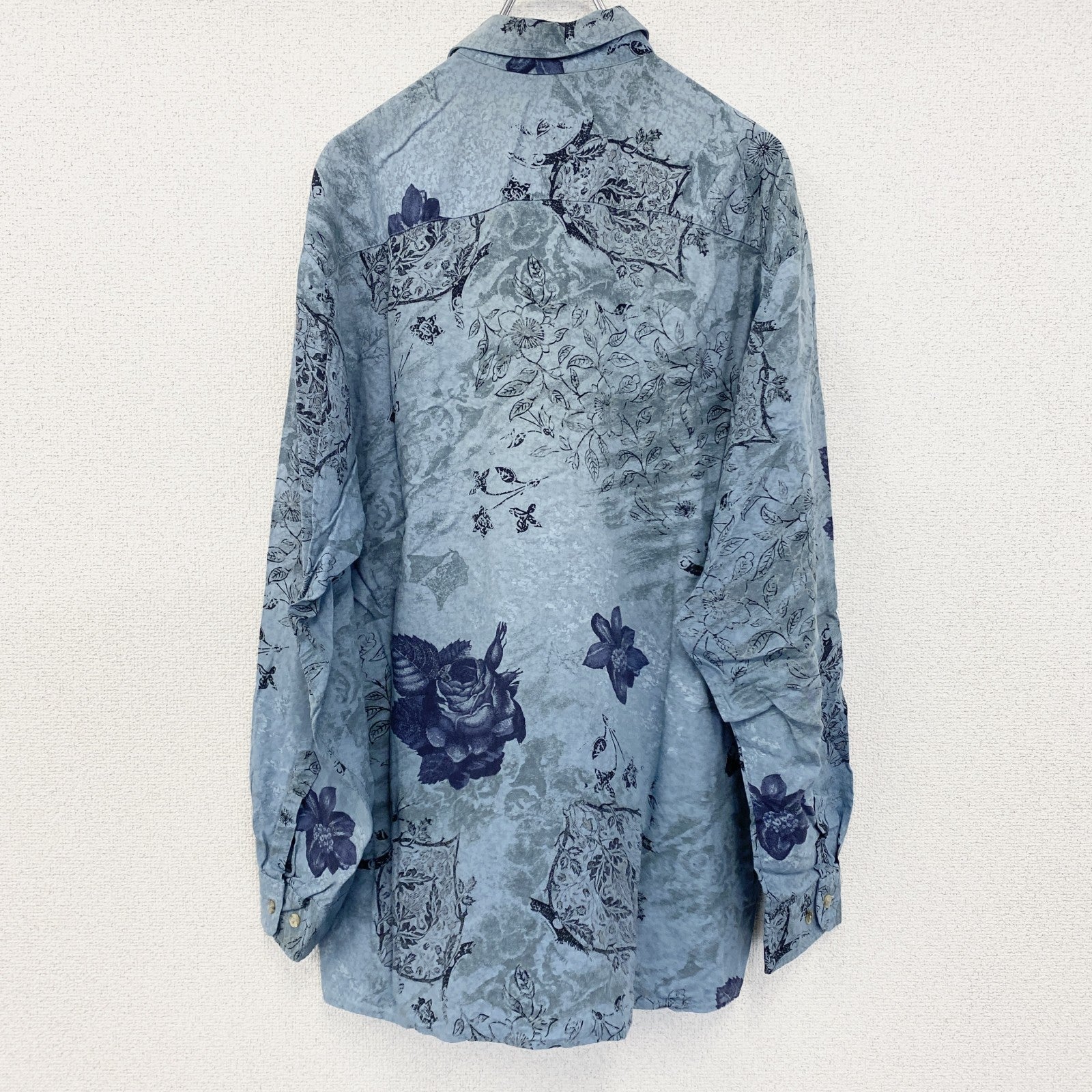 古着 used　B.w.MOSS　長袖プリント総柄シャツ　レトロデザイン　幾何学模様　バラ　植物　花　ライトブルー　