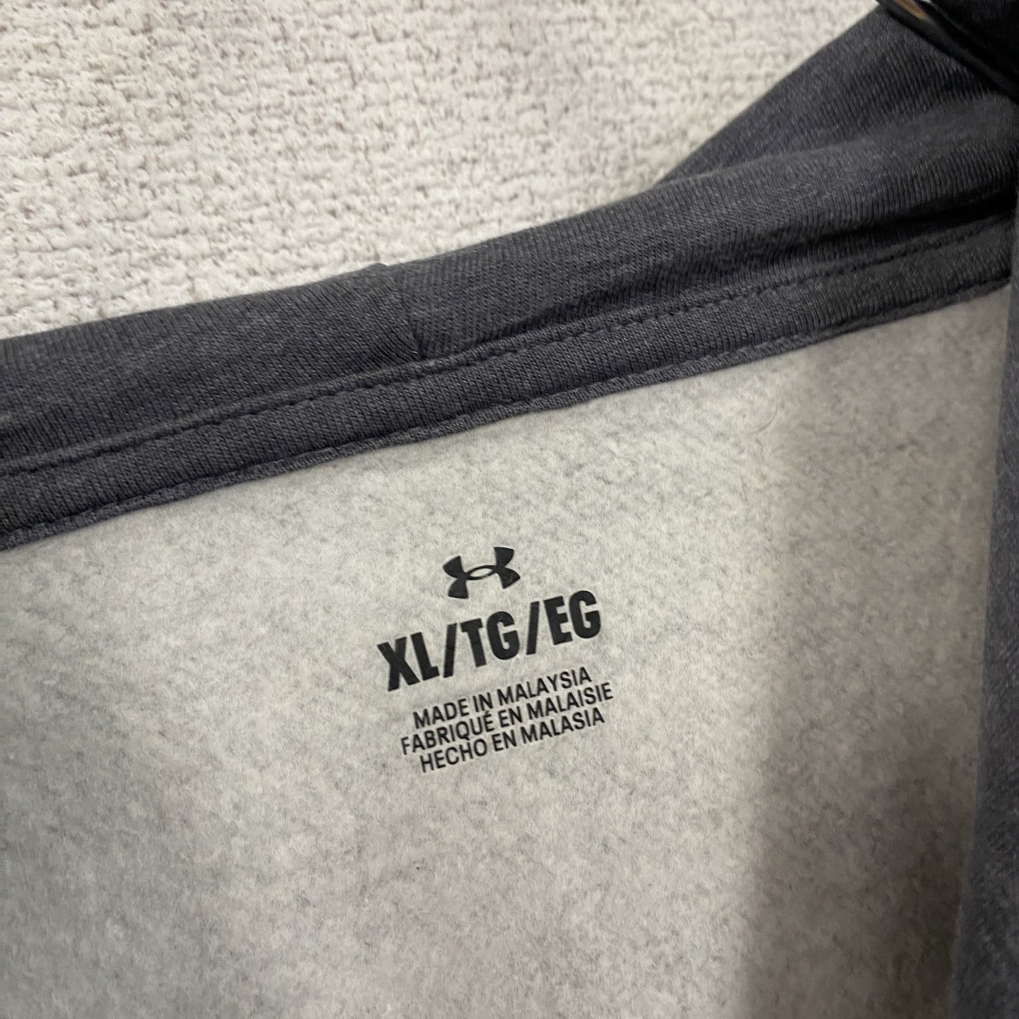 UNDER ARMOUR　アンダーアーマー　スウェットパーカー/フーディー　灰色　グレー　XLサイズ