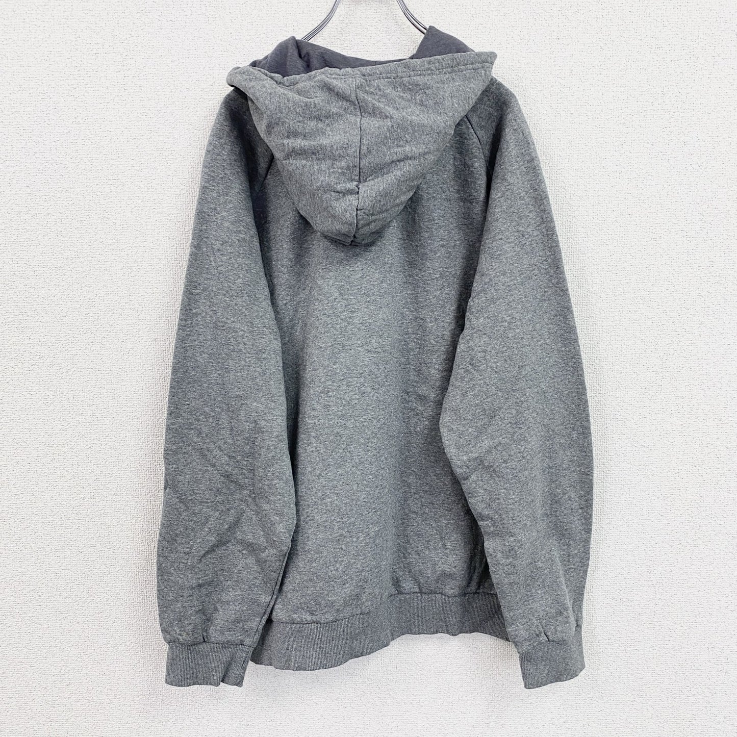 UNDER ARMOUR　アンダーアーマー　スウェットパーカー/フーディー　灰色　グレー　XLサイズ