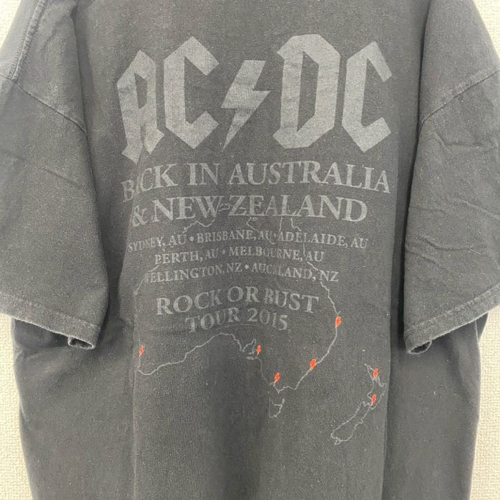 古着 used　AC/DC　半袖プリントバンドTシャツ　2015　ツアー　レトロデザイン　クルーネック　メタル　黒　ブラック　