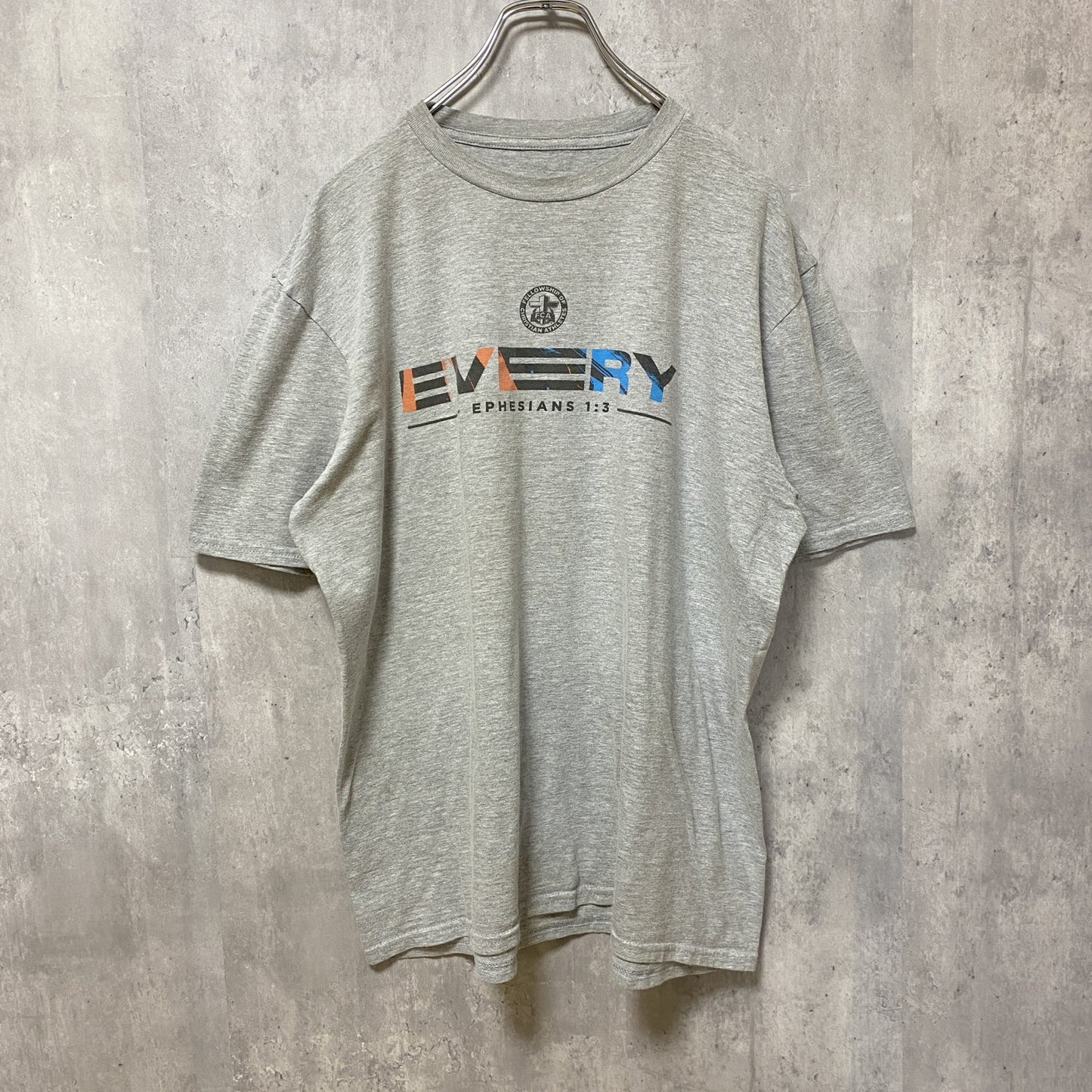 半袖プリントTシャツ　3連プリント　十字架　両面プリント　FCA　デカロゴ　クルーネック　灰色　グレー