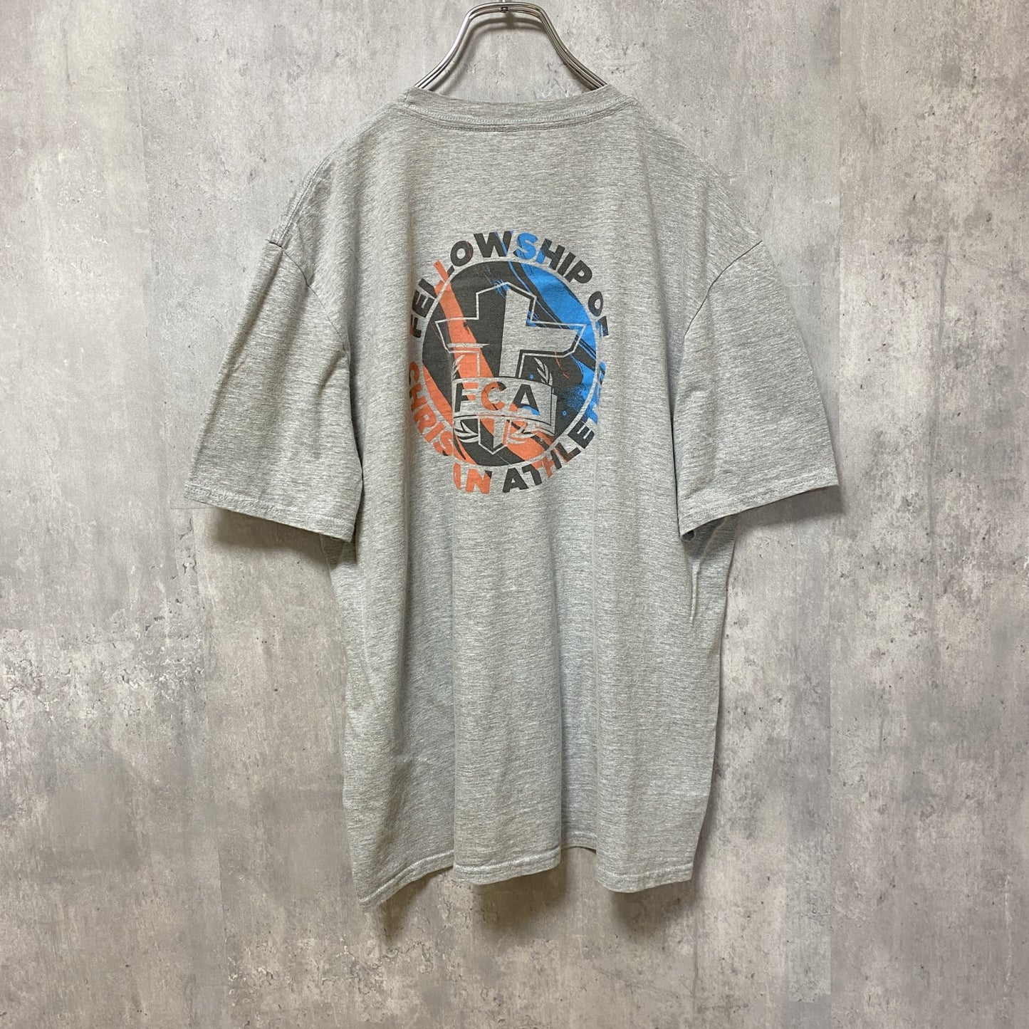 半袖プリントTシャツ　3連プリント　十字架　両面プリント　FCA　デカロゴ　クルーネック　灰色　グレー