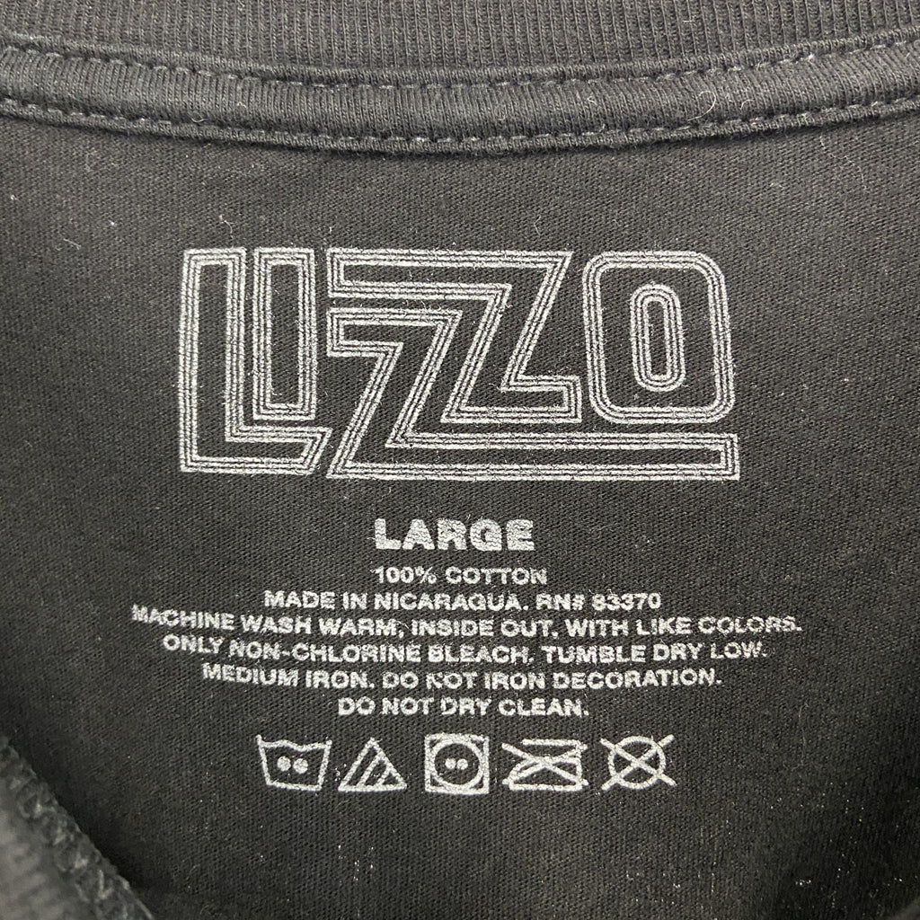 古着 used　LIZZO リゾ　半袖ツアープリントTシャツ　クルーネック　2022　カジュアル　レトロデザイン　黒　Lサイズ