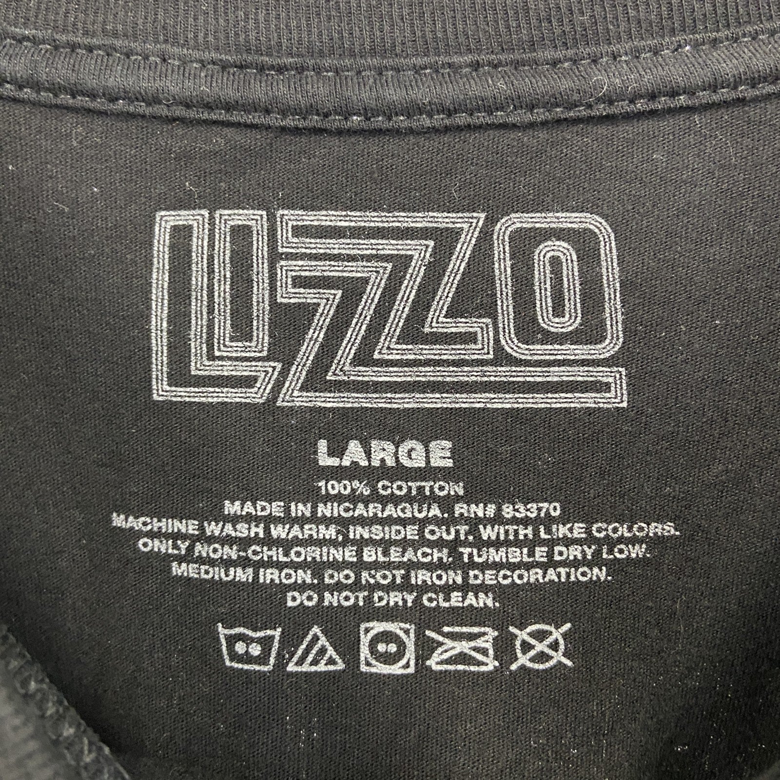 古着 used　LIZZO リゾ　半袖ツアープリントTシャツ　クルーネック　2022　カジュアル　レトロデザイン　黒　Lサイズ