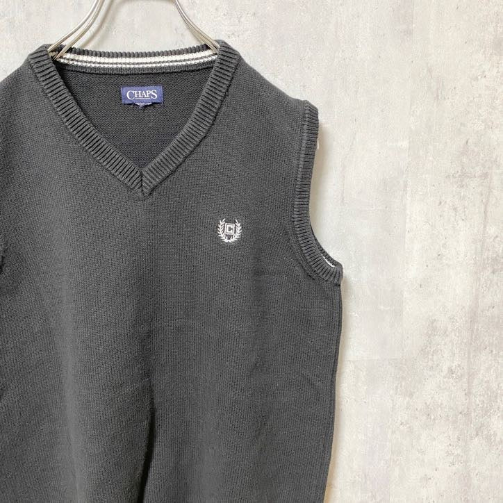 古着 used　CHAPS　チャップス　ワンポイント刺繍ニットベスト　Vネック　黒　ブラック　シンプル　ノームコア