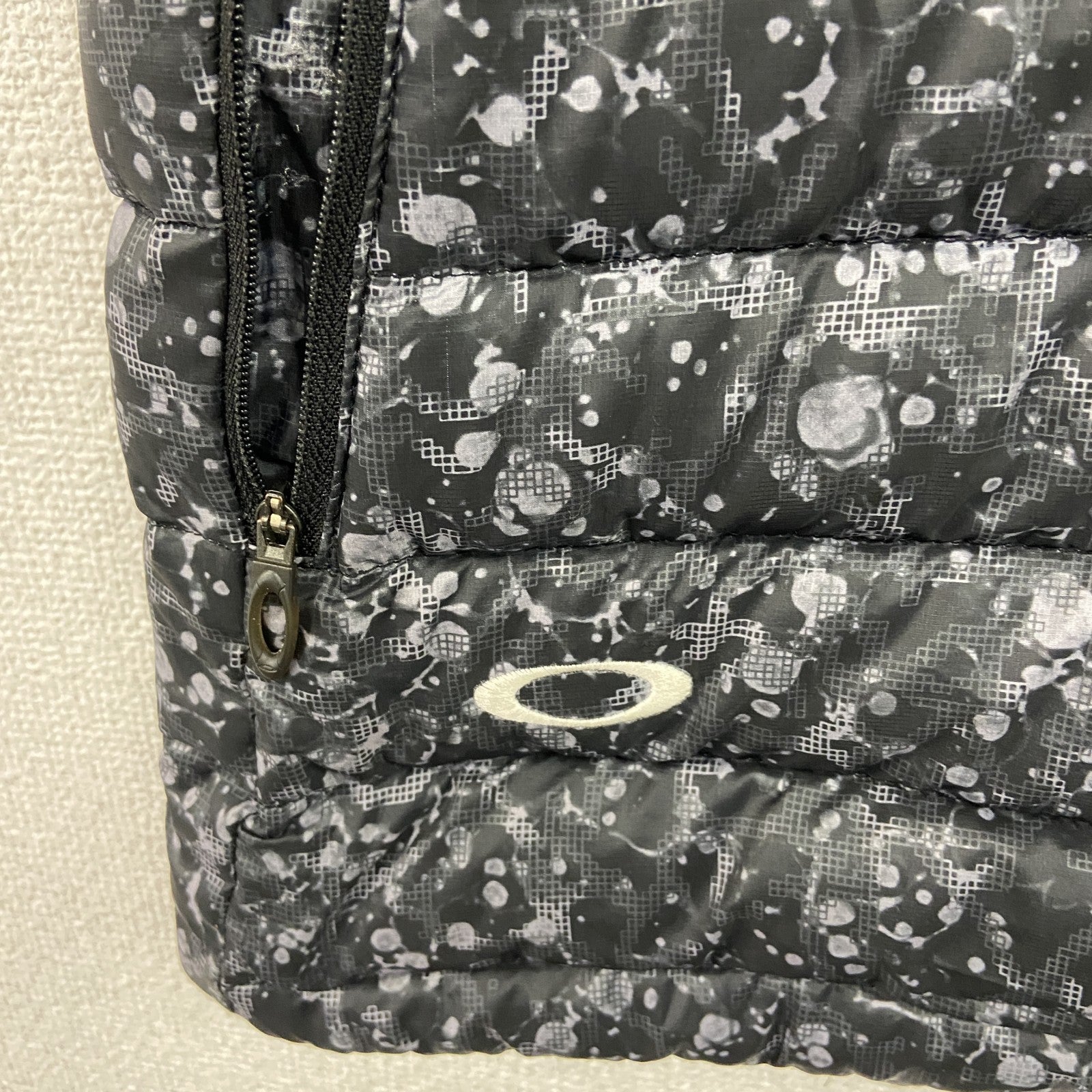 OAKLEY　オークリー　ダウンフェザージャケット　ダウンベスト　ダウン90%　黒　ブラック　XLサイズ