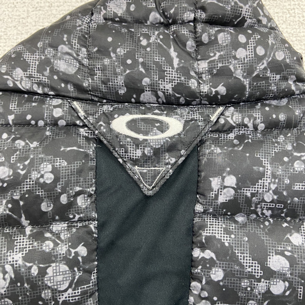 OAKLEY　オークリー　ダウンフェザージャケット　ダウンベスト　ダウン90%　黒　ブラック　XLサイズ