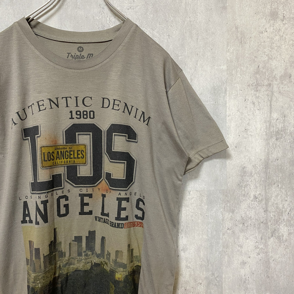 Triple m　半袖プリントフォトTシャツ　ライセンスプレート　Los Angeles　アーチプリント　英字プリント　カーキ　Mサイズ