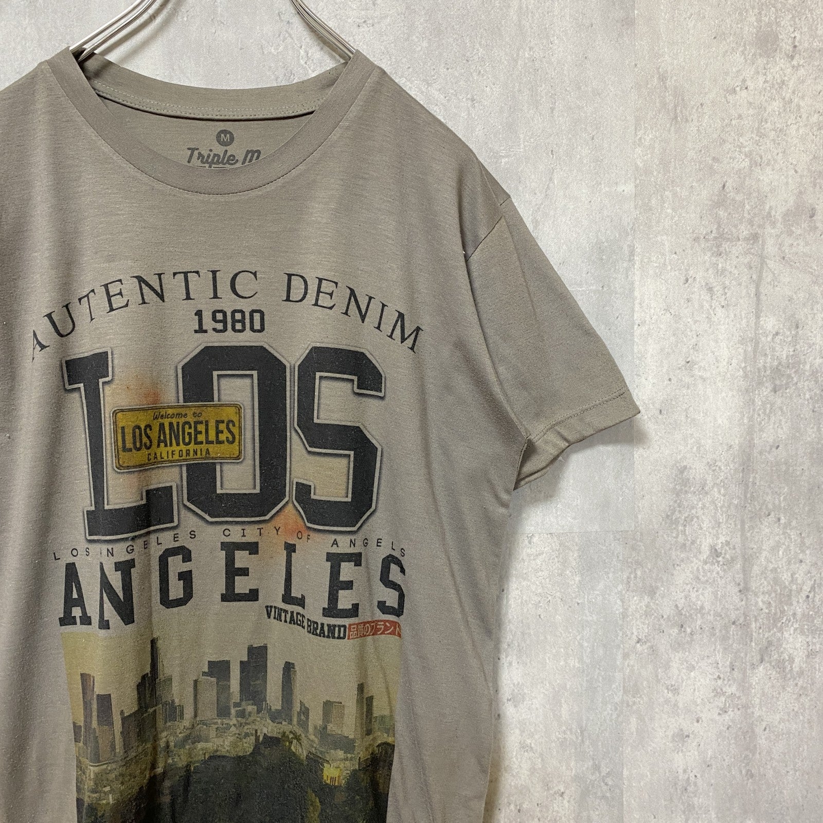 Triple m　半袖プリントフォトTシャツ　ライセンスプレート　Los Angeles　アーチプリント　英字プリント　カーキ　Mサイズ