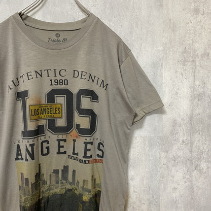 Triple m　半袖プリントフォトTシャツ　ライセンスプレート　Los Angeles　アーチプリント　英字プリント　カーキ　Mサイズ