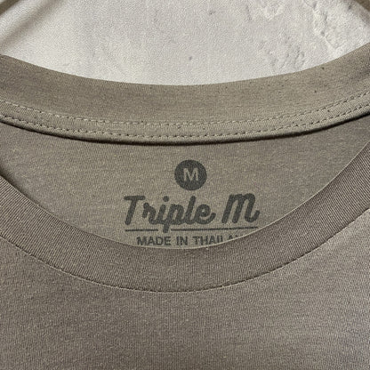 Triple m　半袖プリントフォトTシャツ　ライセンスプレート　Los Angeles　アーチプリント　英字プリント　カーキ　Mサイズ
