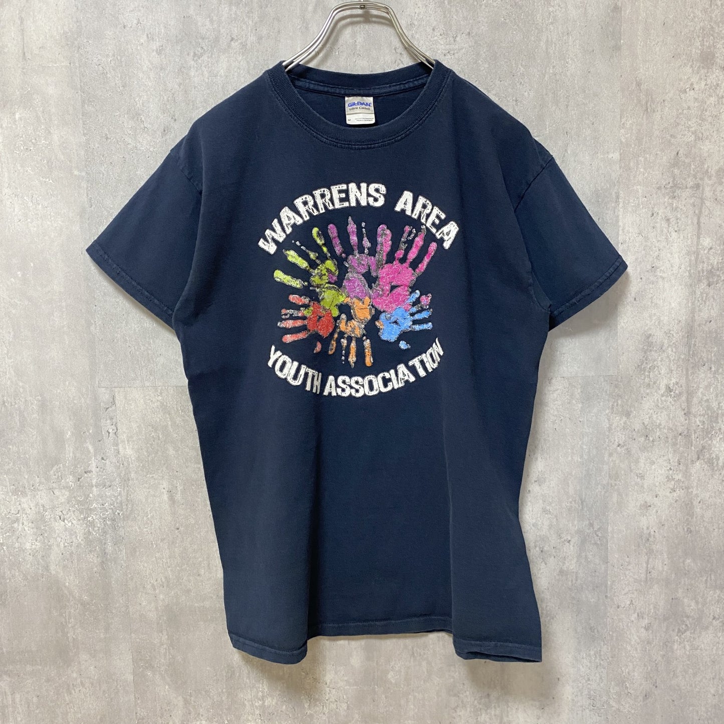 古着 used　GILDAN　ギルダン　半袖プリントTシャツ　クルーネック　ネイビー　レトロデザイン　Mサイズ