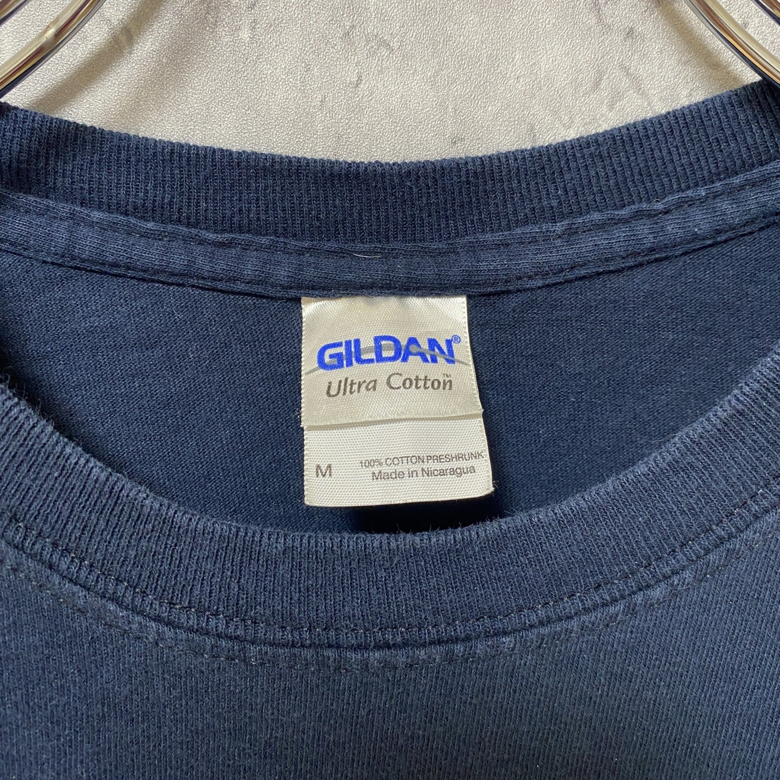 古着 used　GILDAN　ギルダン　半袖プリントTシャツ　クルーネック　ネイビー　レトロデザイン　Mサイズ