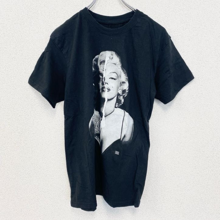 古着 used　半袖音楽プリントTシャツ　マリリンモンロー　タトゥー　個性的　黒　ブラック　クルーネック　Mサイズ