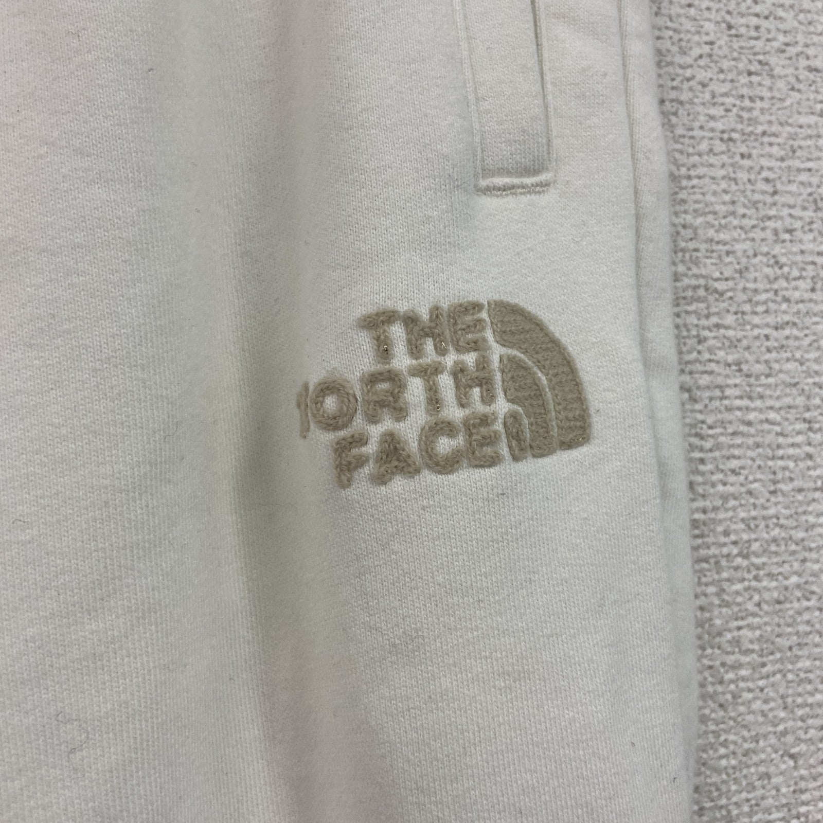 THE NORTH FACE　ザ・ノースフェイス　スウェットパンツ　韓国限定　白　ホワイト　アイボリー　65サイズ