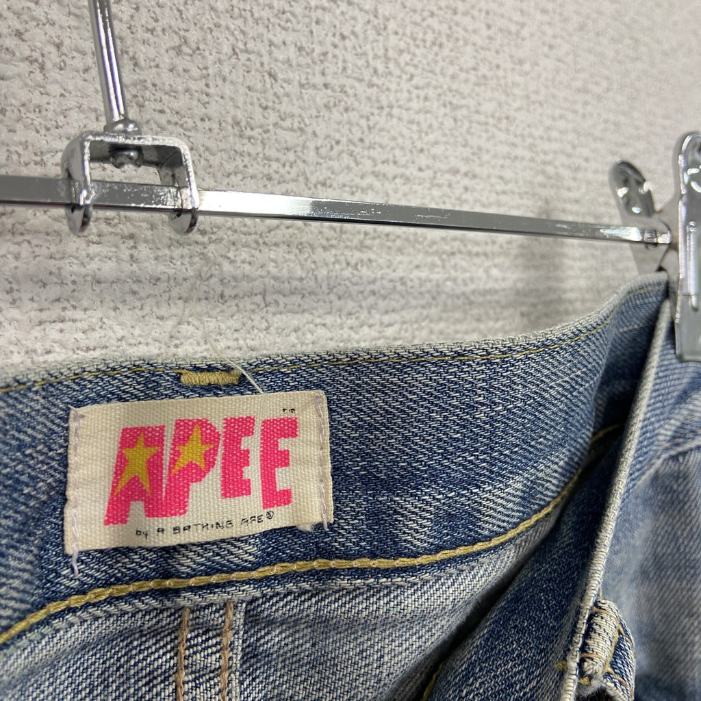 A BATHING APE　アベイシングエイプ　APEE 　デニムパンツ/ジーンズ　ジップフライ　鬼ヒゲ　インディゴ