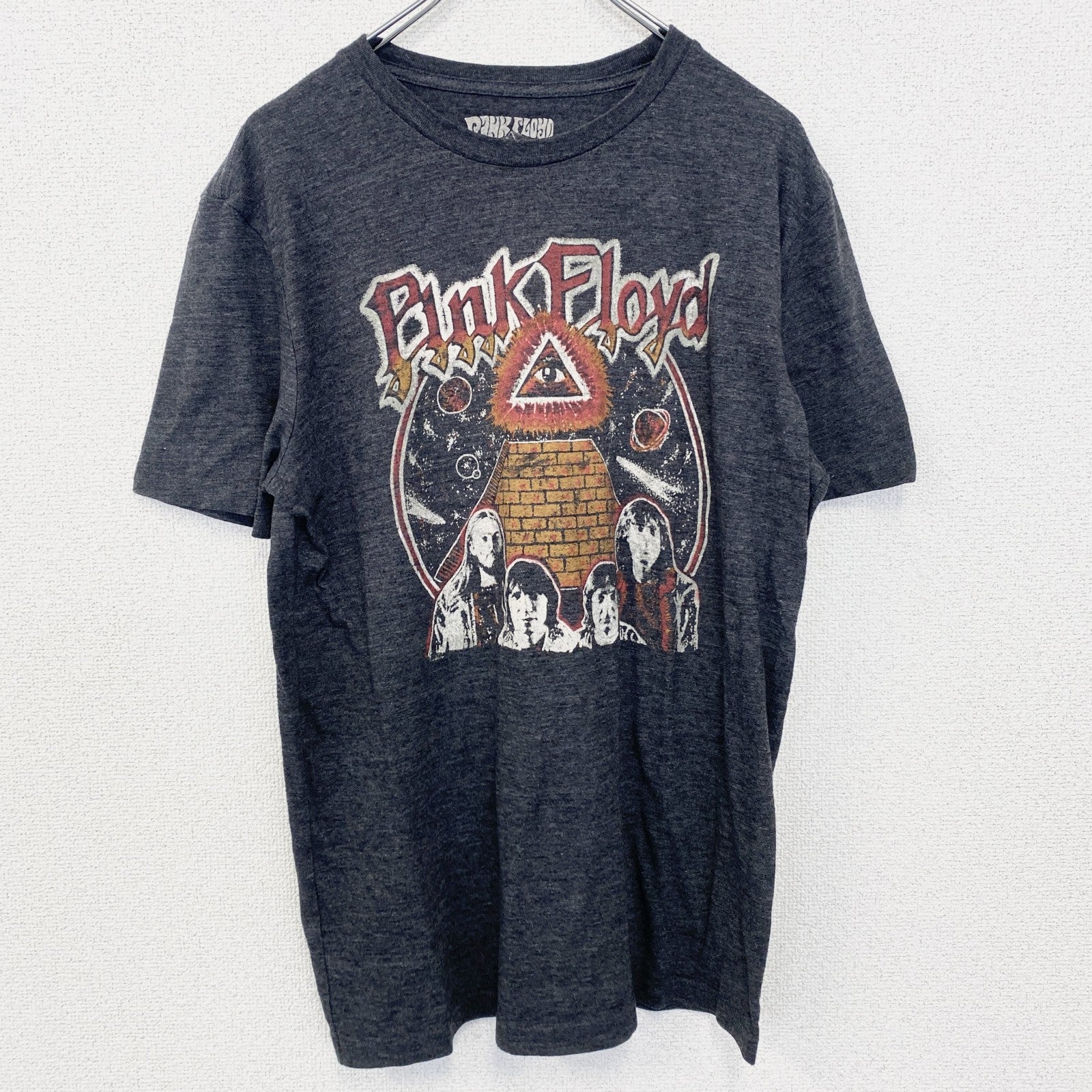 古着 used　半袖バンドプリントTシャツ　音楽　ピンクフロイド　プログレ　ロック　灰色　ダークグレー　Mサイズ