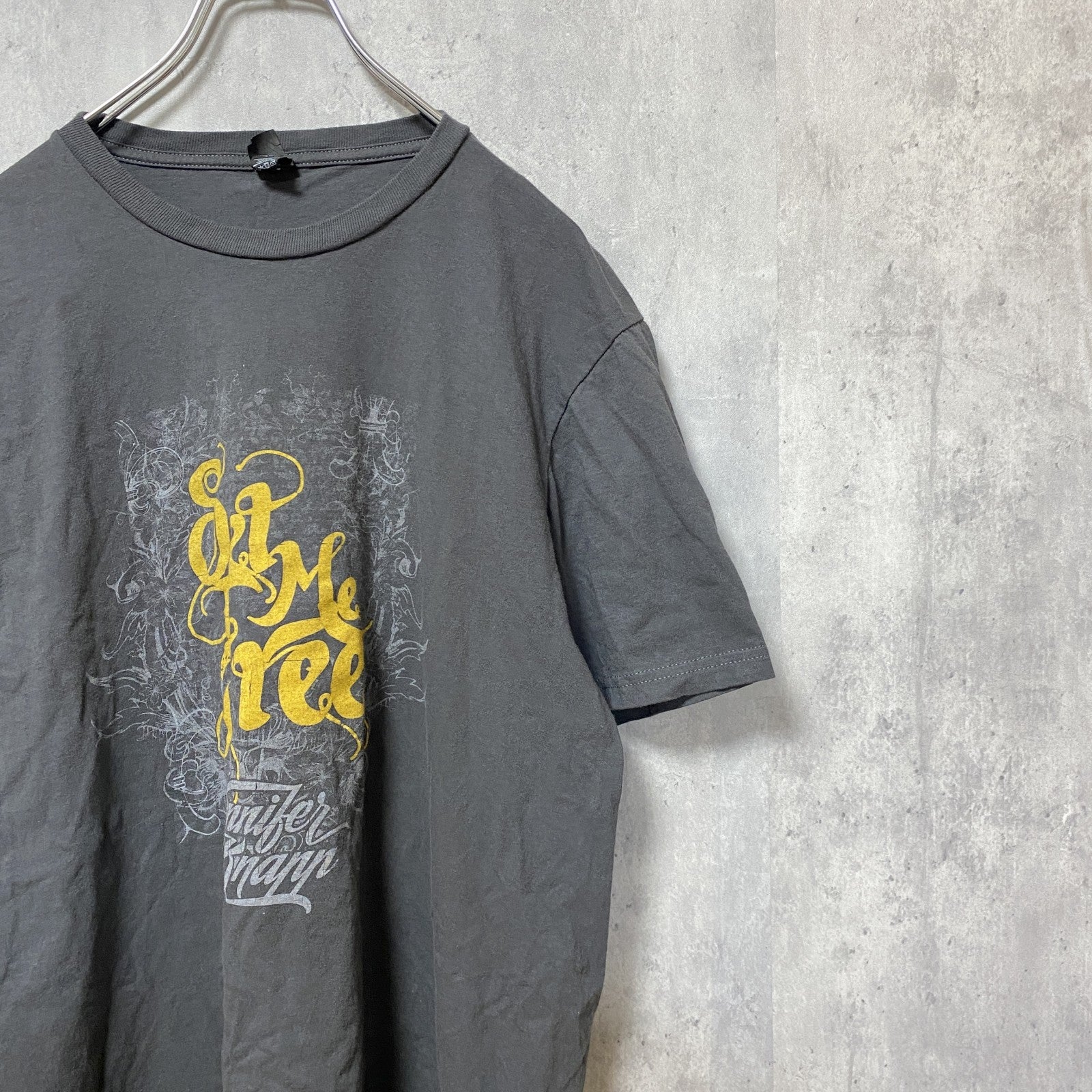 古着 used　THE CONCERT TEE　半袖プリントTシャツ　クルーネック　チャコールグレー　レトロデザイン　Lサイズ　