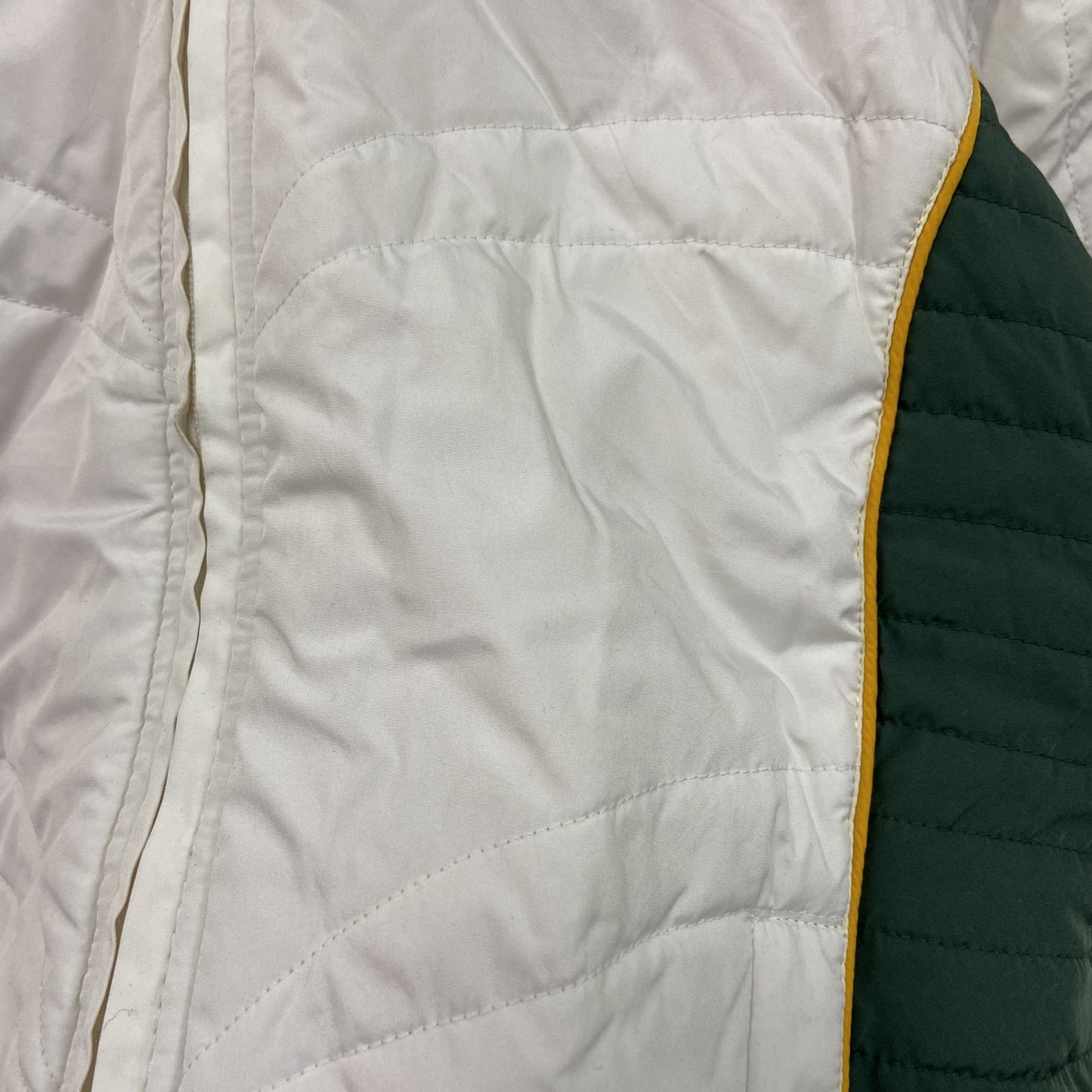 NFL　PACKERS　パッカーズ　フルジップジャケット　中綿入り　白　ホワイト　Mサイズ