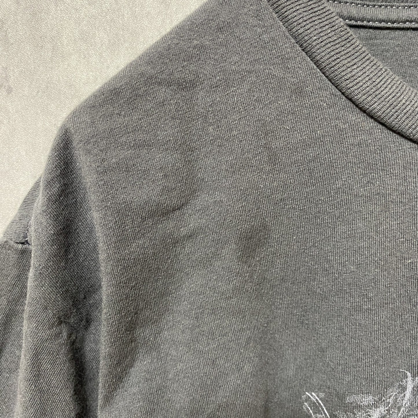 古着 used　THE CONCERT TEE　半袖プリントTシャツ　クルーネック　チャコールグレー　レトロデザイン　Lサイズ　