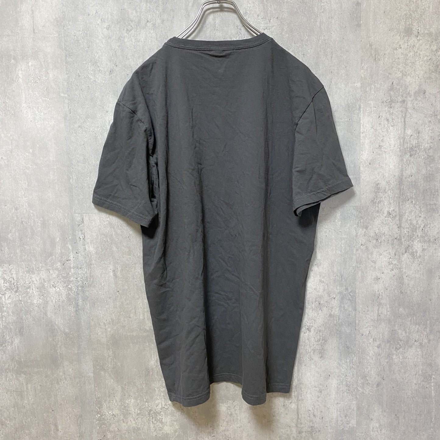 古着 used　THE CONCERT TEE　半袖プリントTシャツ　クルーネック　チャコールグレー　レトロデザイン　Lサイズ　