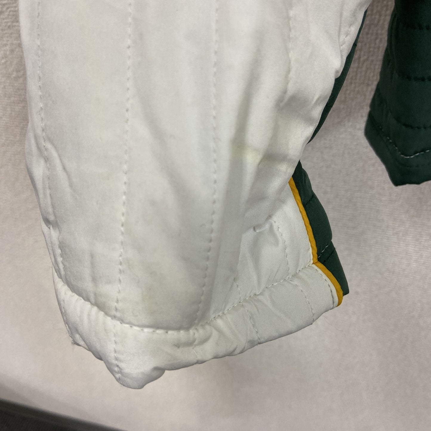 NFL　PACKERS　パッカーズ　フルジップジャケット　中綿入り　白　ホワイト　Mサイズ