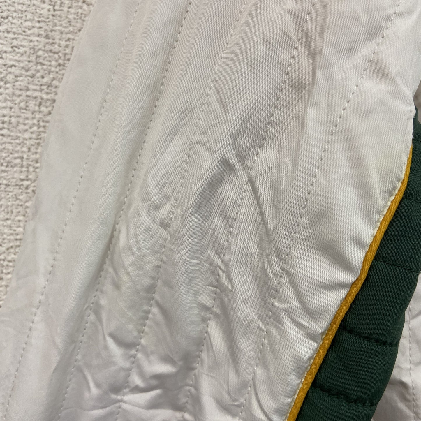 NFL　PACKERS　パッカーズ　フルジップジャケット　中綿入り　白　ホワイト　Mサイズ