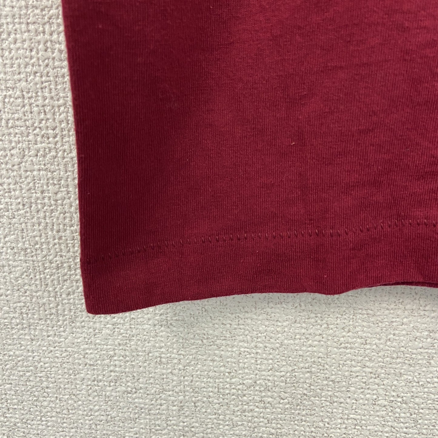 古着 used　FURUIT OF LOOM　半袖ワンポイント刺Tシャツ　シングルステッチ　90s　赤　クルーネック　Mサイズ