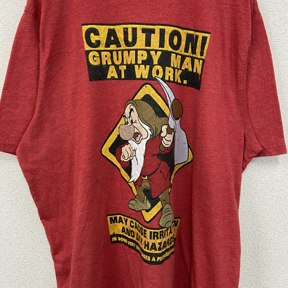 古着 used　Disney ディズニー　半袖プリントTシャツ　7人の小人　おこりんぼ　カジュアル　赤　クルーネック　XLサイズ
