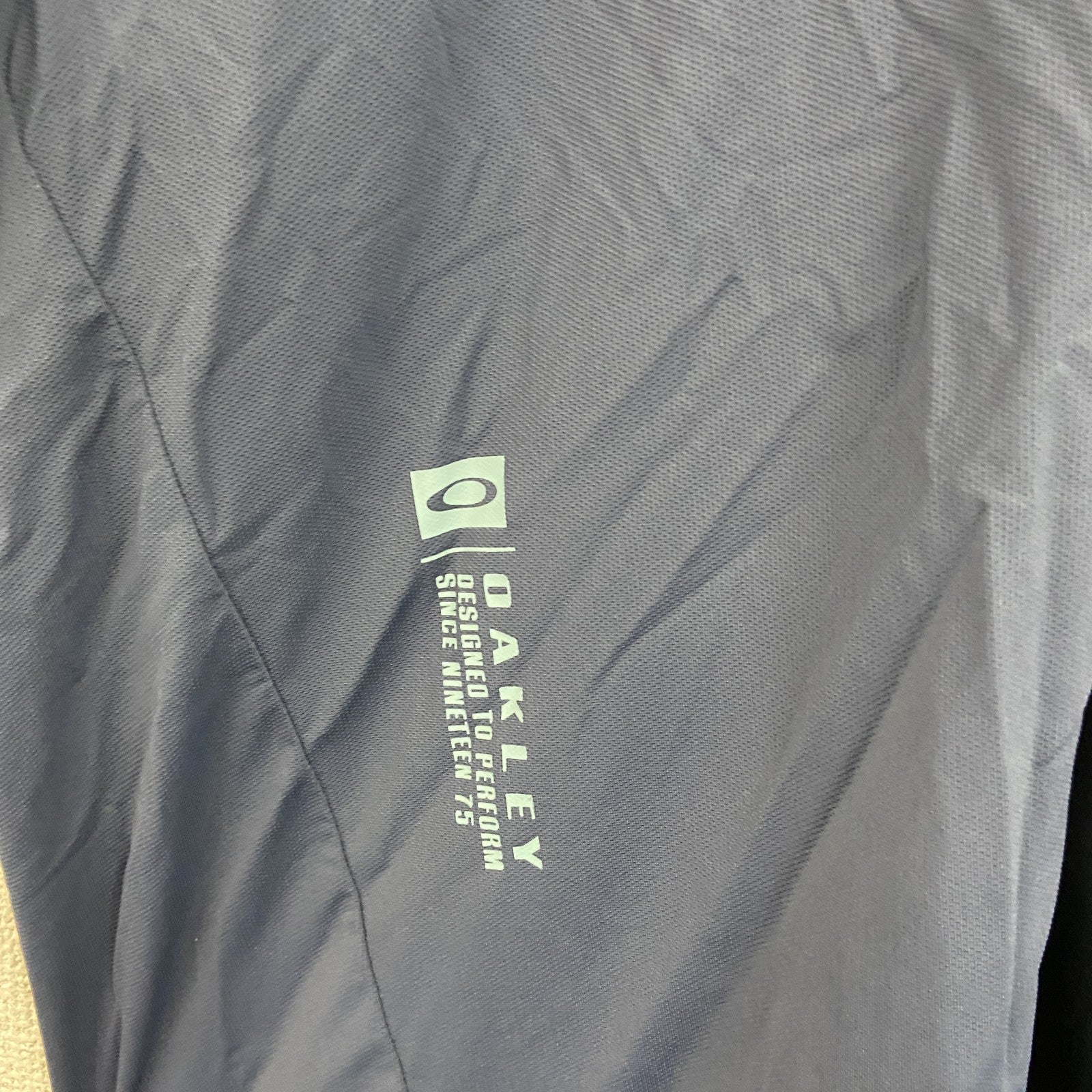 OAKLEY　オークリー　半袖Tシャツ　ゴルフウェア　刺繍ロゴ　紺　ネイビー　Lサイズ　