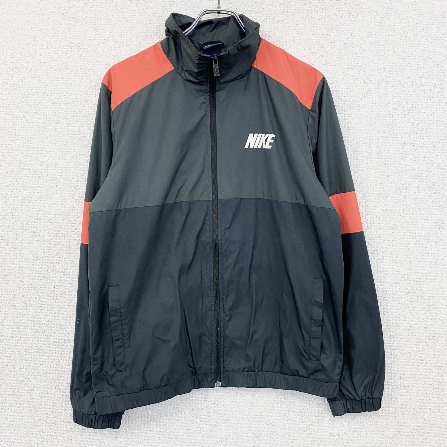NIKE　ナイキ　トラックジャケット/ジャージ　デカロゴ　ブラック　グレー　レッド　XLサイズ