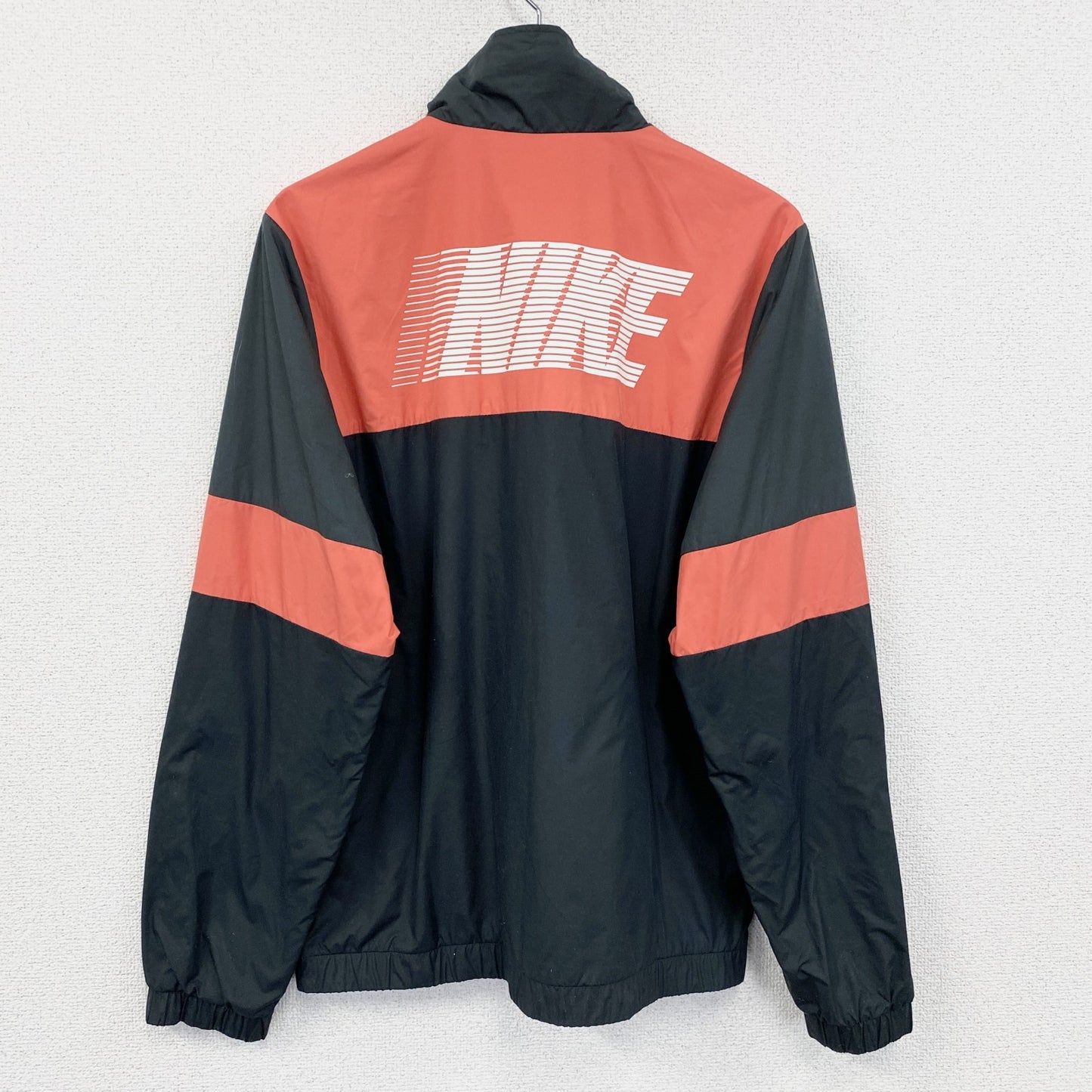 NIKE　ナイキ　トラックジャケット/ジャージ　デカロゴ　ブラック　グレー　レッド　XLサイズ