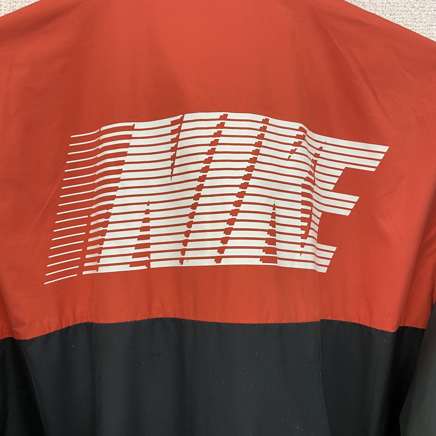 NIKE　ナイキ　トラックジャケット/ジャージ　デカロゴ　ブラック　グレー　レッド　XLサイズ