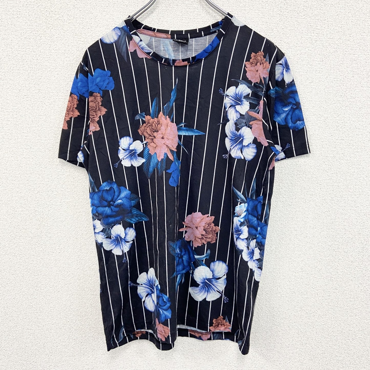 古着 used　FSBN　半袖総柄プリントTシャツ　花柄　カジュアルデザイン　黒　個性的　レトロ　クルーネック　Sサイズ