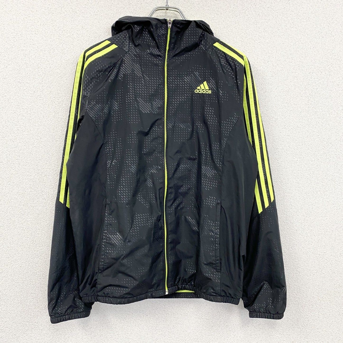 adidas　アディダス　トラックジャケット/ジャージ　パフォーマンスロゴ　黒　ブラック　Mサイズ