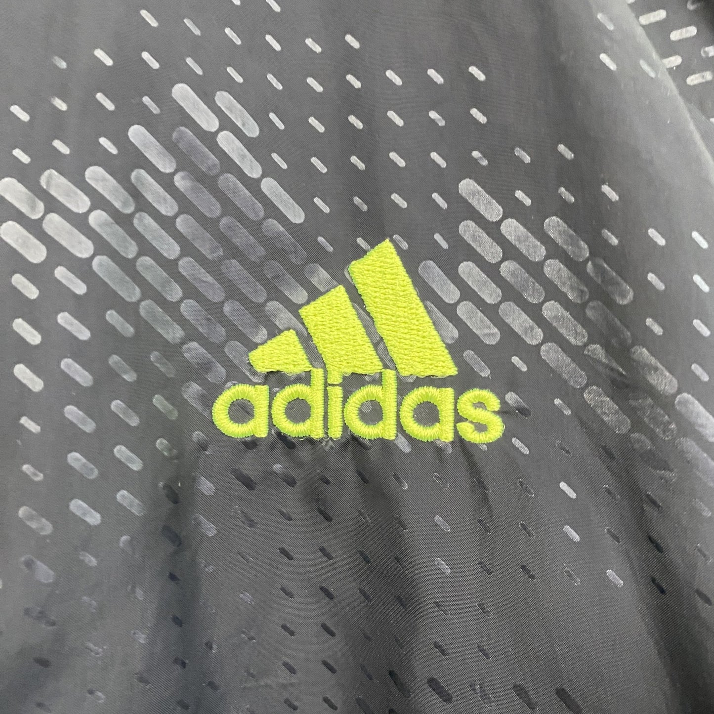 adidas　アディダス　トラックジャケット/ジャージ　パフォーマンスロゴ　黒　ブラック　Mサイズ