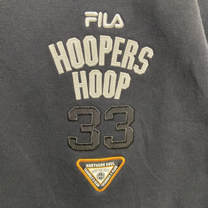 古着 used FILA フィラ　長袖クルーネックワッペンロゴスウェット　トレーナー　個性的　レトロデザイン　ブラック　Ｍサイズ