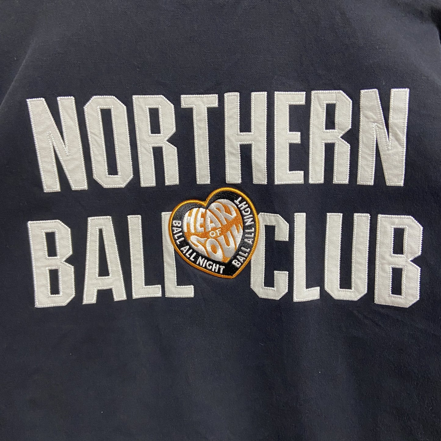 古着 used FILA フィラ　長袖クルーネックワッペンロゴスウェット　トレーナー　個性的　レトロデザイン　ブラック　Ｍサイズ