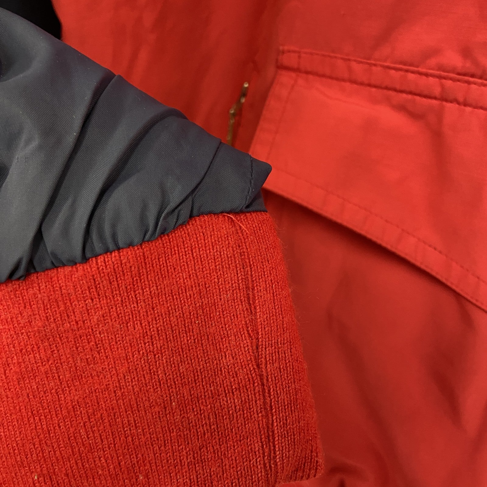 DESCENTE　デサント　ハーフジップナイロンジャケット　赤　レッド　紺　ネイビー