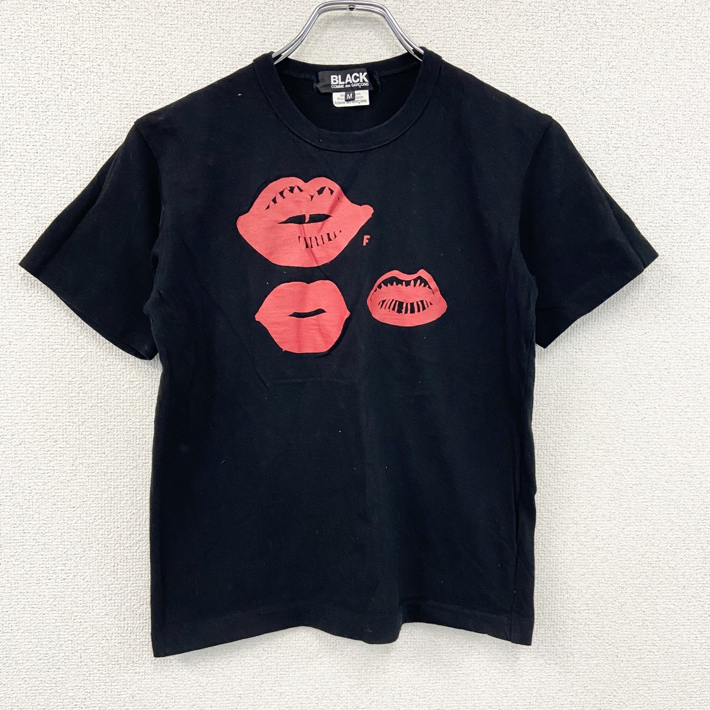 BLACK COMME des GARCONS　ブラックコムデギャルソン　半袖プリントTシャツ　シングルステッチ　黒　ブラック　Mサイズ