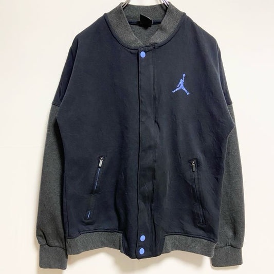 NIKE AIR JORDAN　ナイキエアジョーダン　スタジャン　黒　ブラック　灰色　グレー　秋冬服　Mサイズ